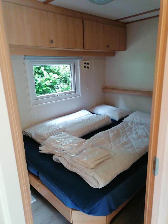 Chalet 4-6 Personen Epe F15 Van Alle Gemakken Voorzien Max Aantal Volwassen Personen Bedraagt 4 エクステリア 写真