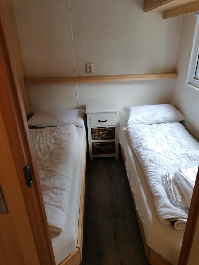 Chalet 4-6 Personen Epe F15 Van Alle Gemakken Voorzien Max Aantal Volwassen Personen Bedraagt 4 エクステリア 写真